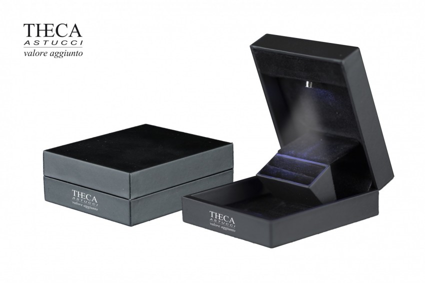 Presentation boxes Led light presentation boxes Solitario Solitario presentation box for ring 70x82x30 black