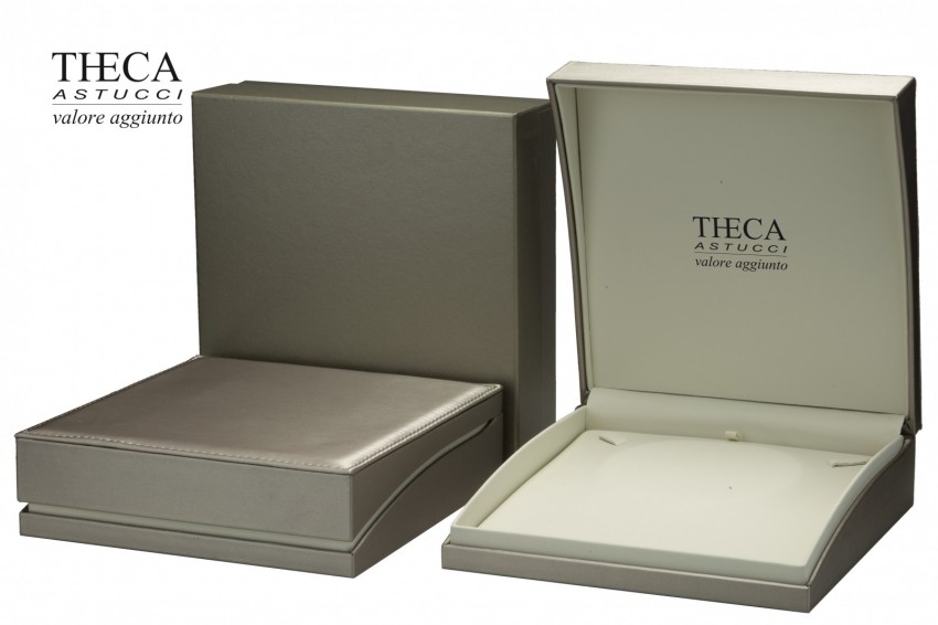 Presentation boxes Leatherette presentation boxes Sara Sara presentation box for necklace 193x195x57 silver