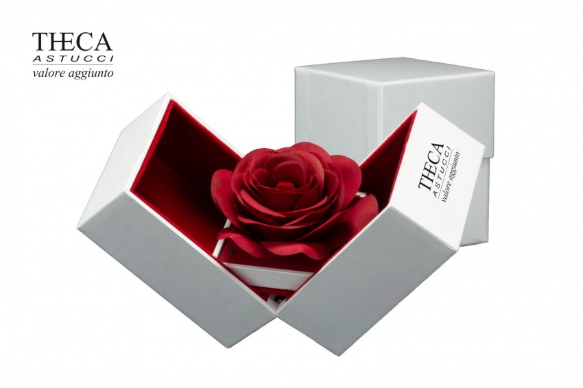 Presentation boxes Premium presentation boxes Valentino Valentino presentation box for ring 70x70x90 white