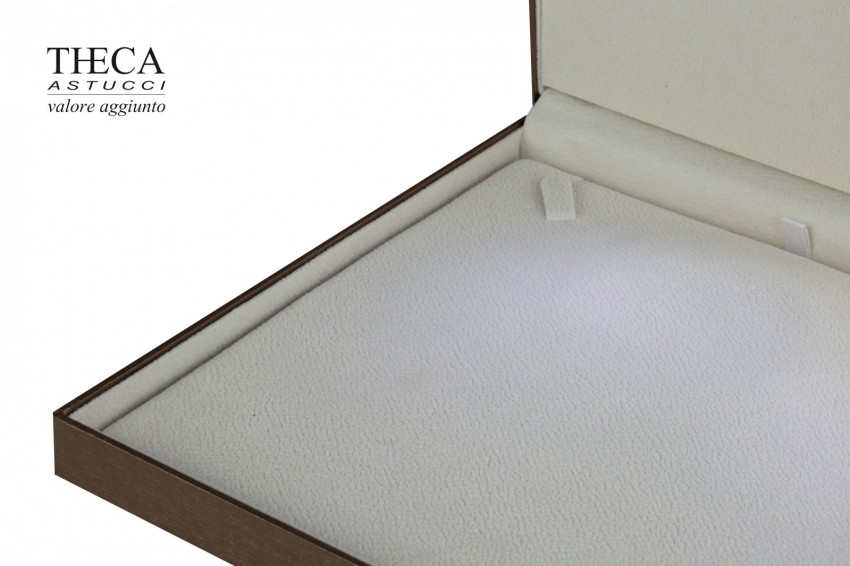 Golden presentation box for necklace with led light 197x197x68 - SIR4870 - Photo 3