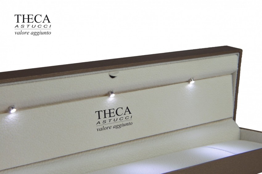 Golden presentation box for bracelet with led light 240x60x35 - SIR8170 - Photo 2