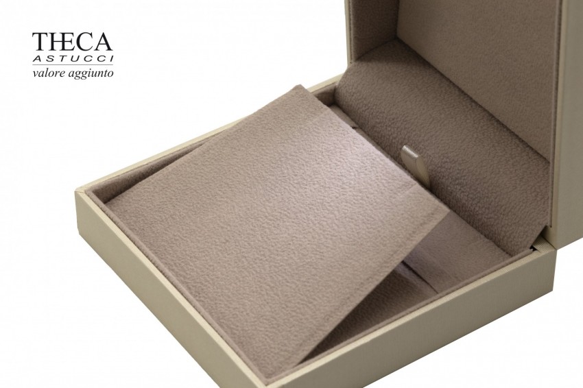 Golden presentation box for pendant earring with led light 100x100x55 lt.cream - SIR3755 - …
